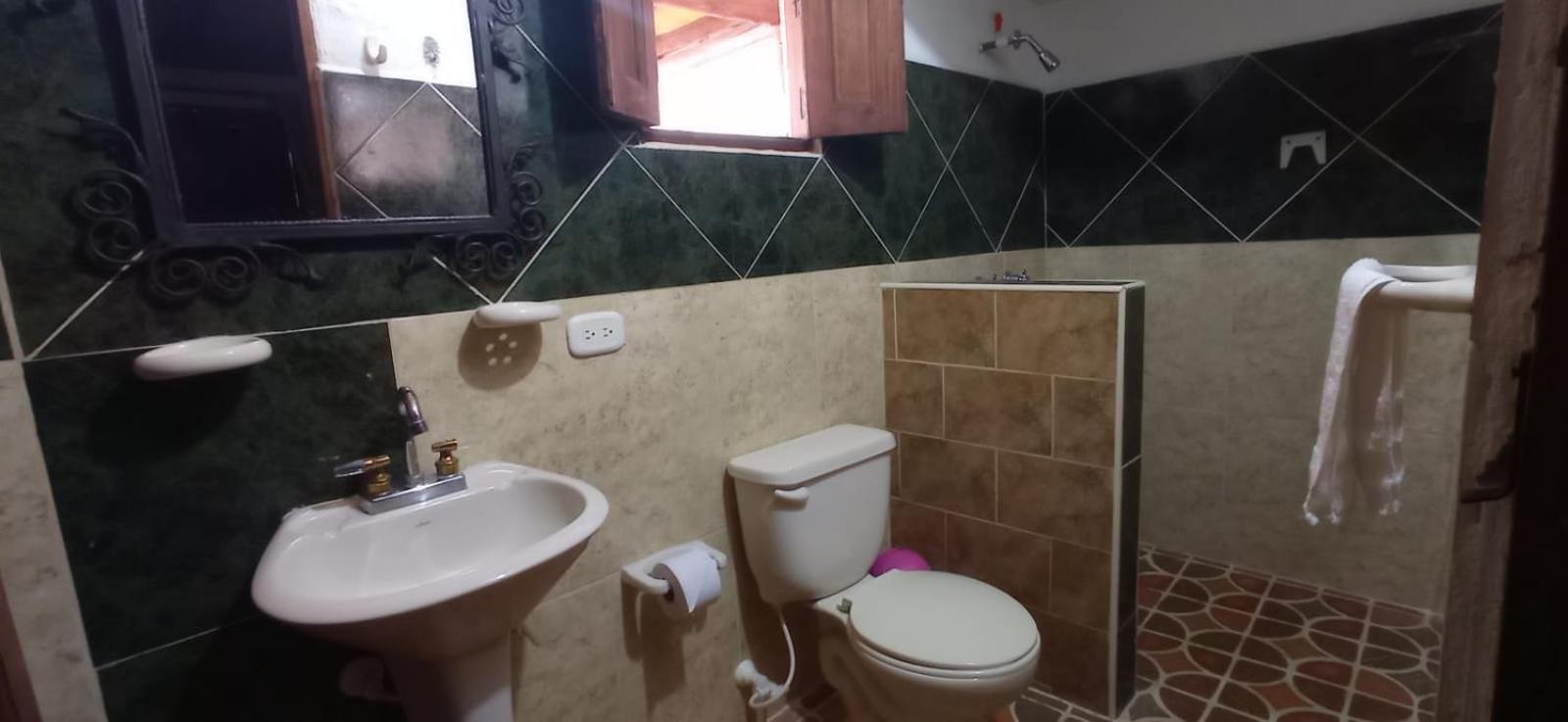 AQUI ESTOY BIEN
