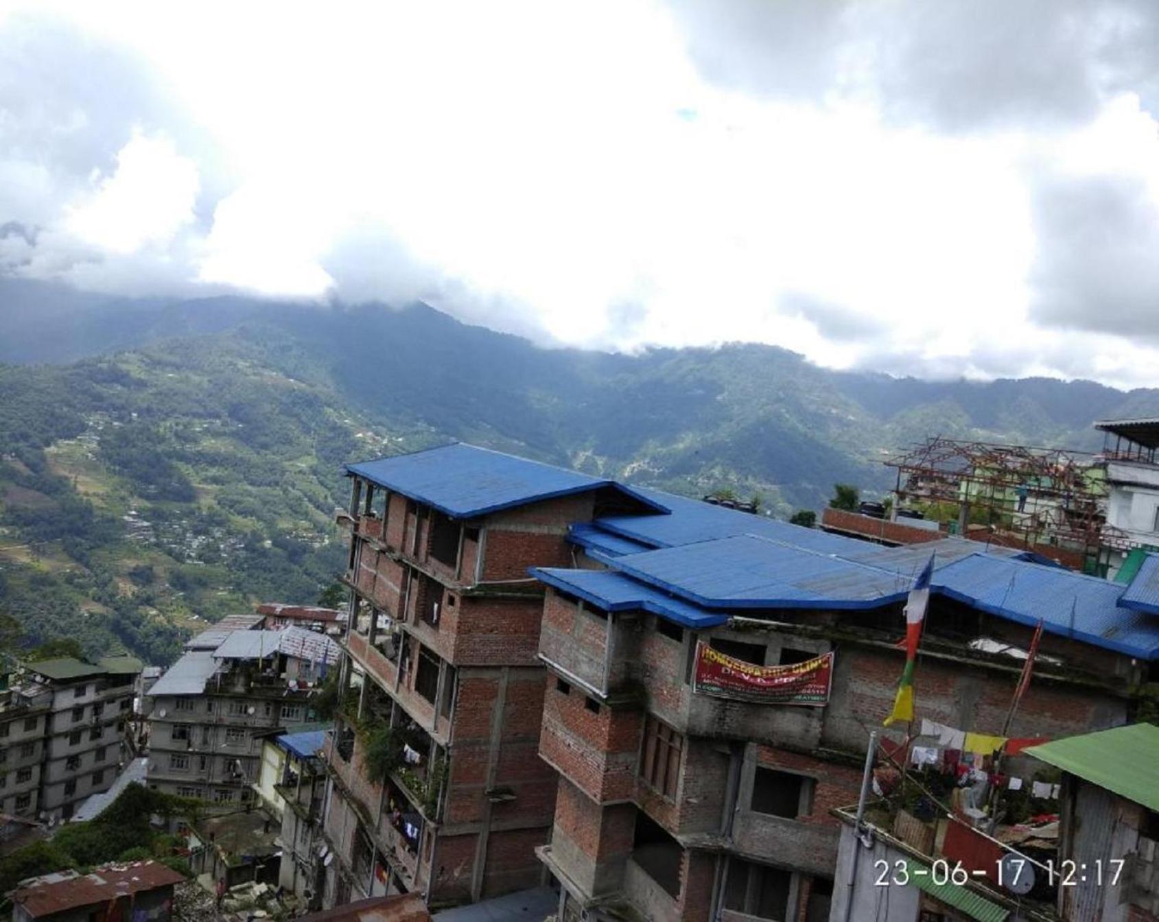 StayApart - Sikkim Regency view 3