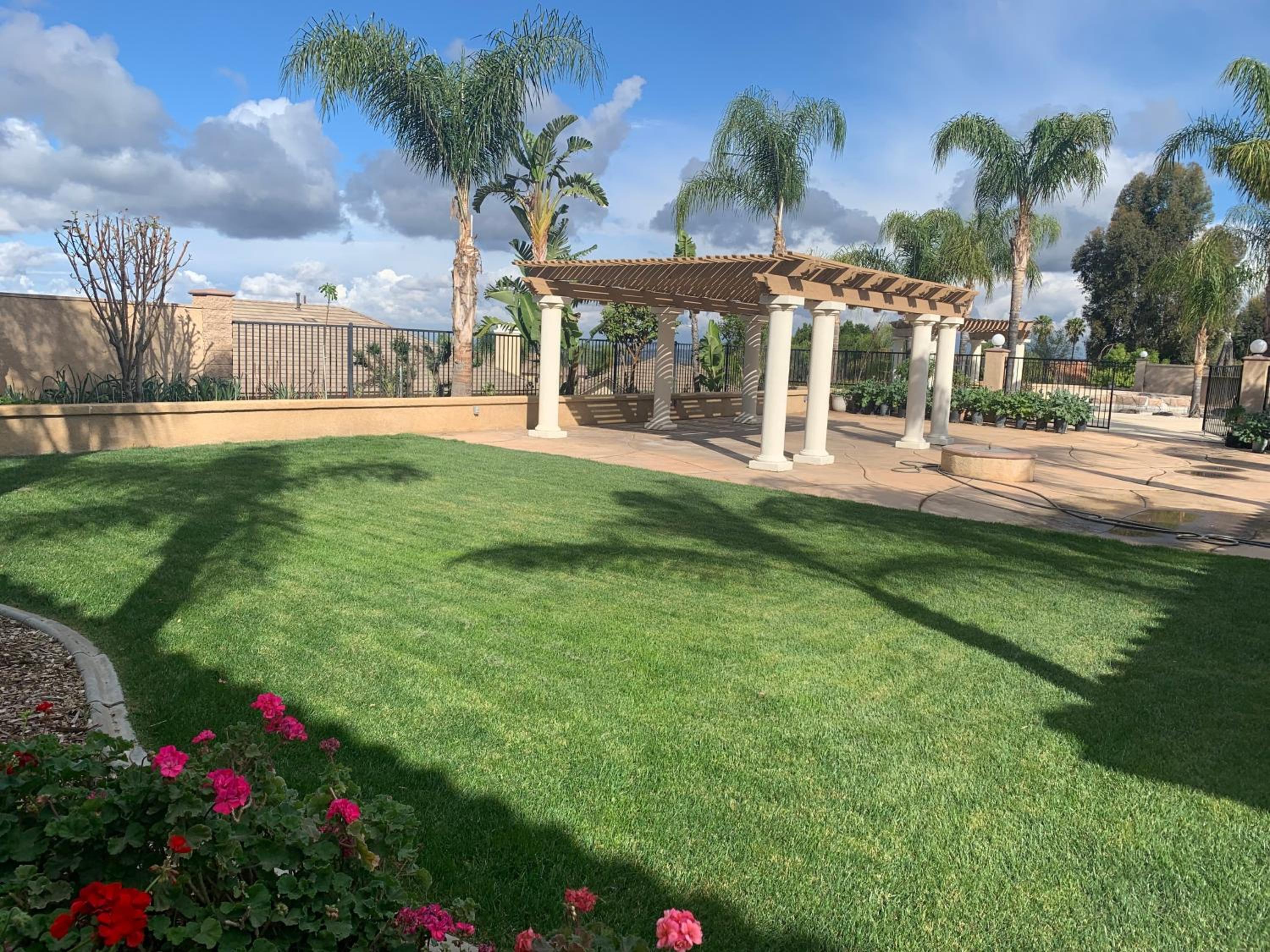 LuxHome Suites in Mansion view 2