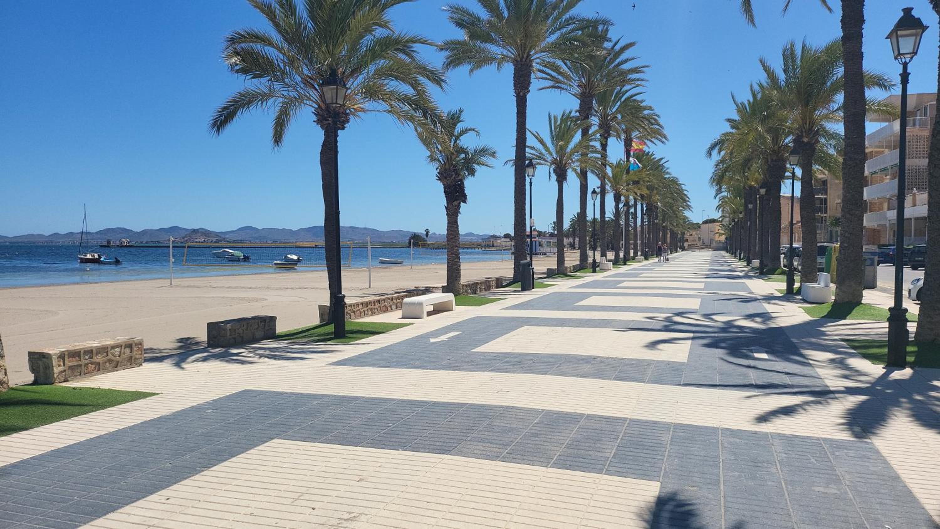 Geweldig Appartement in Los Alcázares direct aan de Boulevard