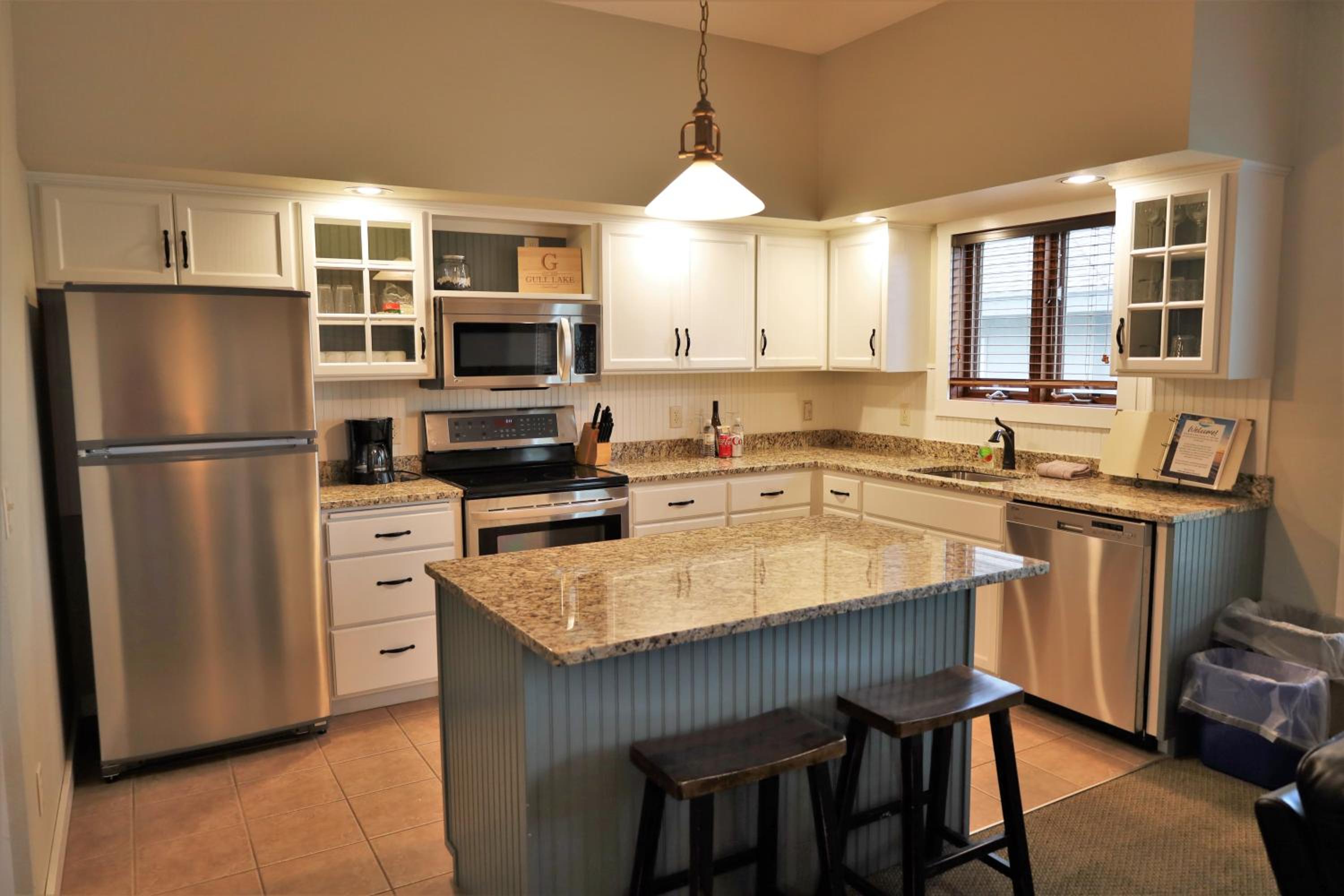 Lakefront Gull Lake 2BR Condo Boat Rentals Available Bay Colony 773 view 5