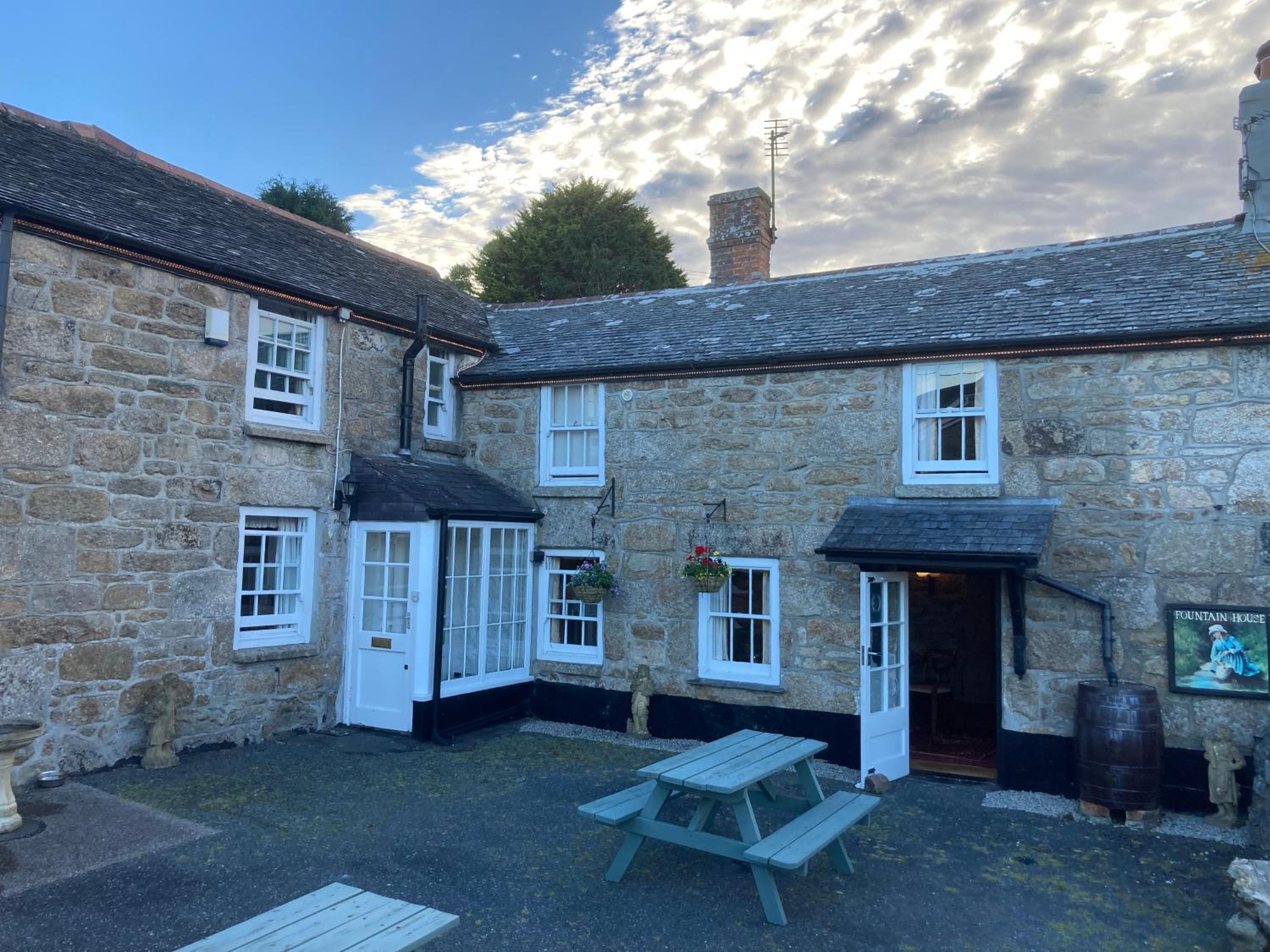 The Fountain Inn