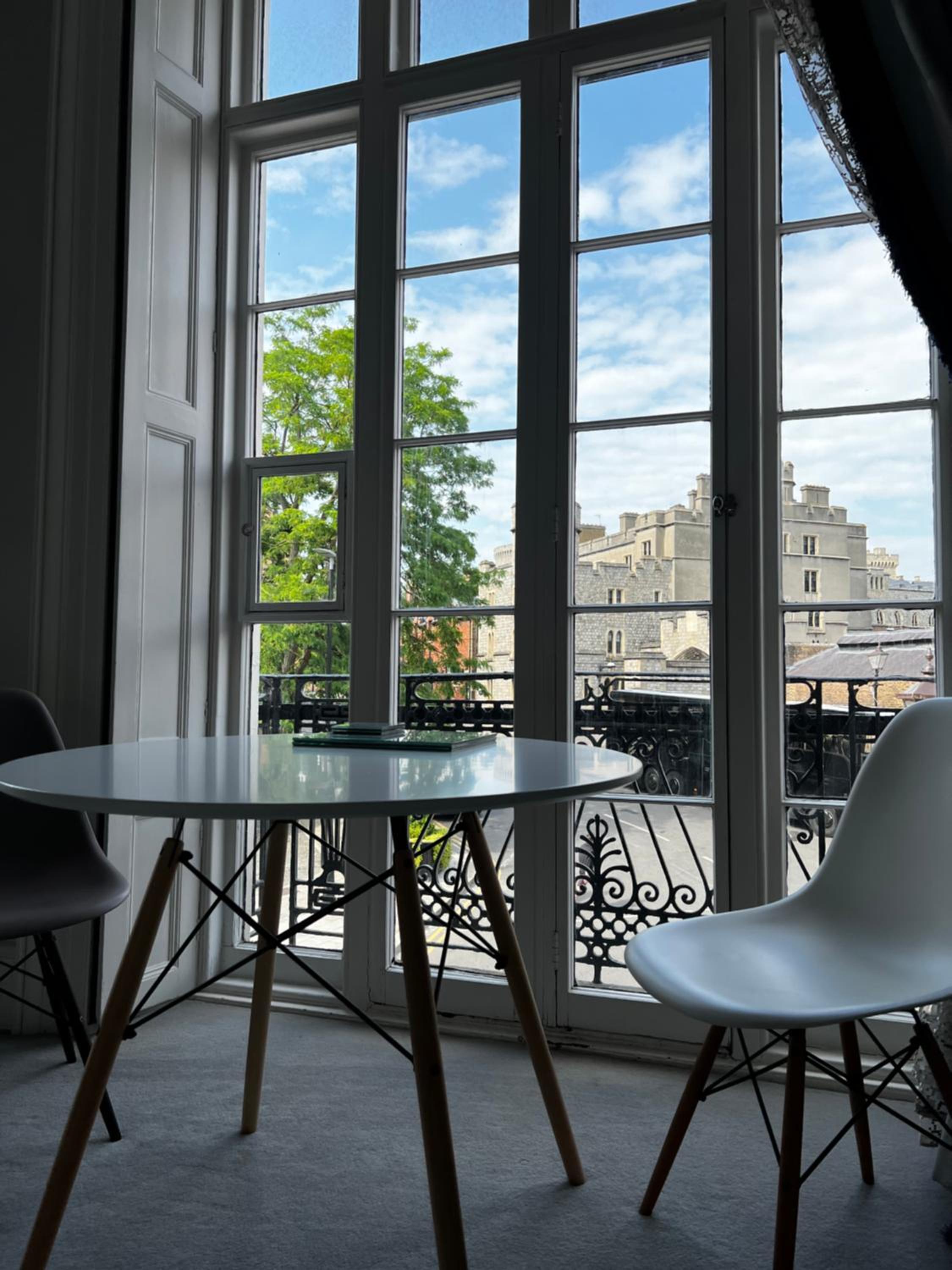 Stunning 1Bd with Castle View view 2