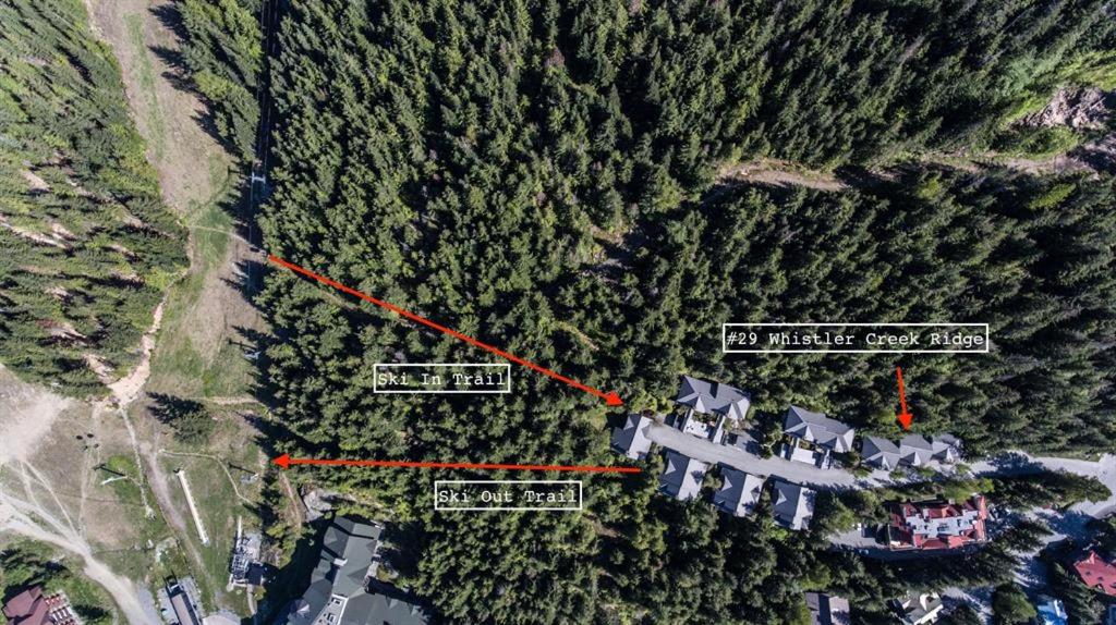 3BR in Whistler Creek Ridge, Ski In, Ski Out, Private Hot Tub, Wood Burning Fireplace, Private Garage
