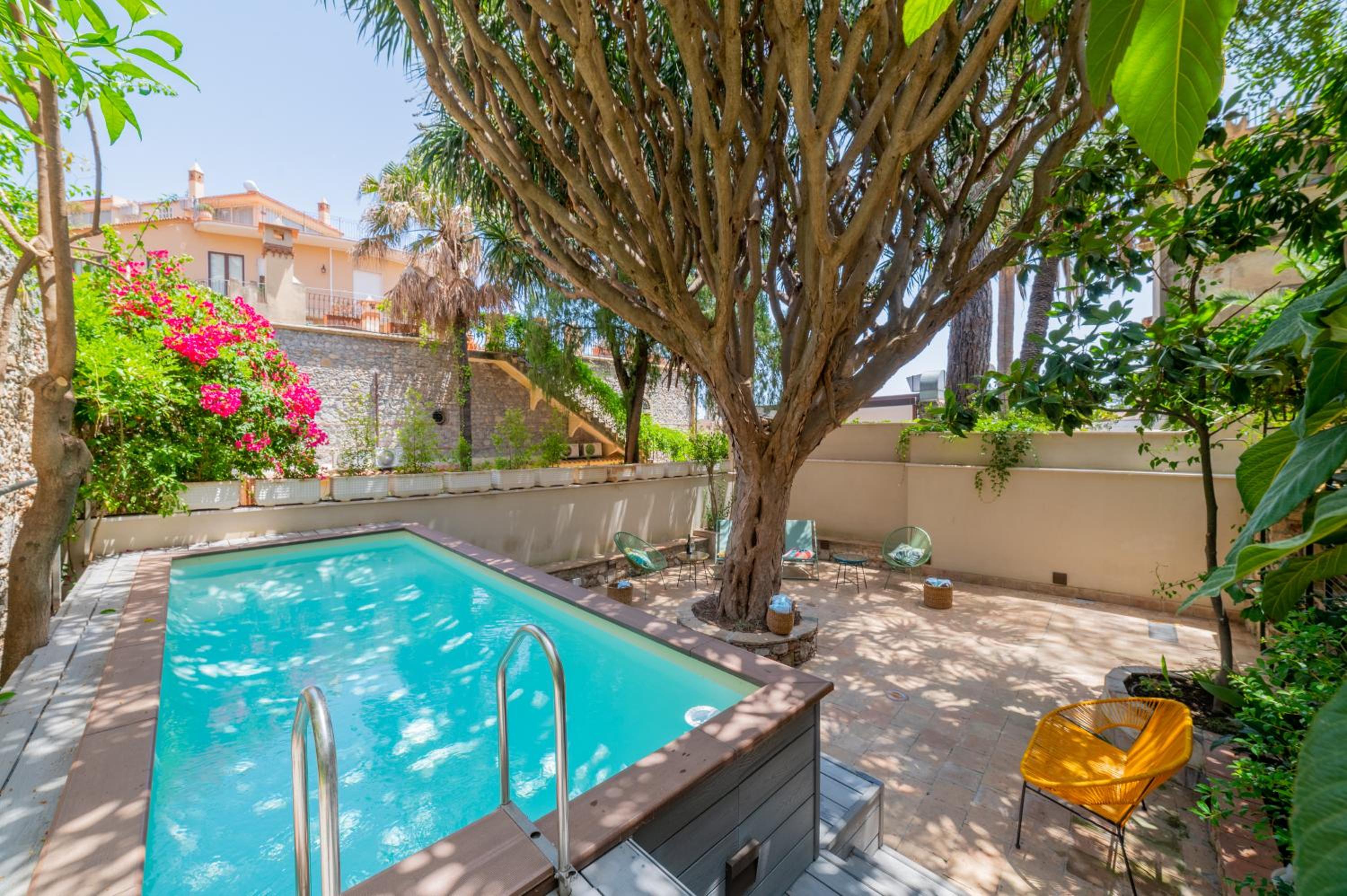 Dbhousetaormina view 2