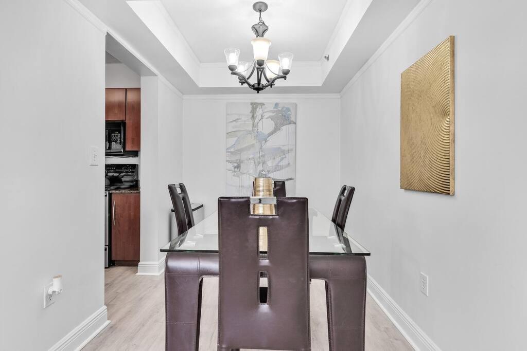 Modern 2/2 with Beautiful Ocean and Brickell Views