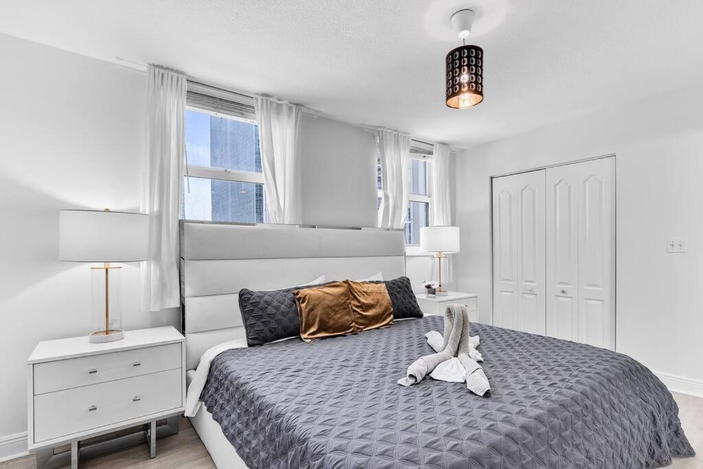 Modern 2/2 with Beautiful Ocean and Brickell Views
