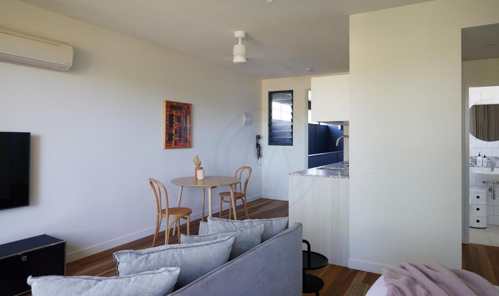 Byron Bay Accom - North Beach Houses 44 Bayshore Drive - No pool in studio