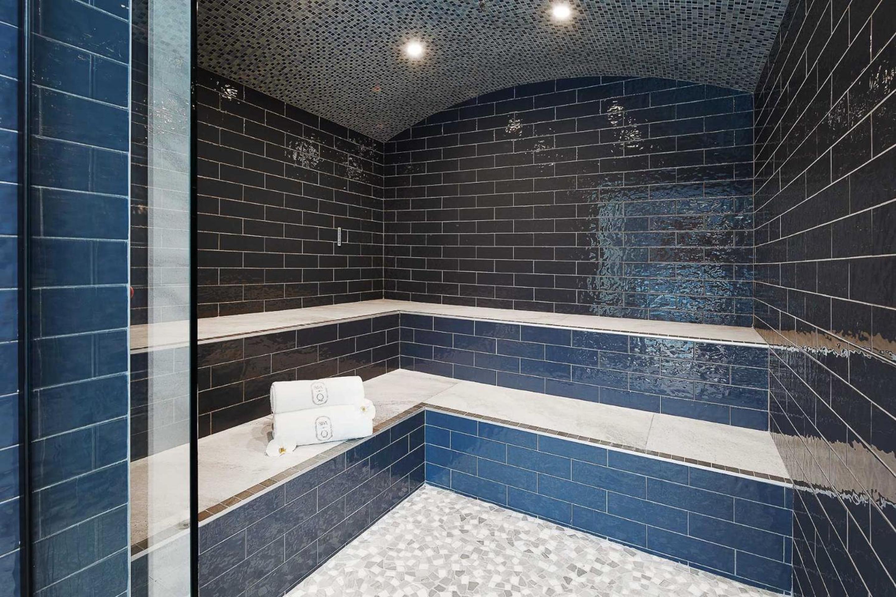 124 on Queen Hotel  Spa - Property Image 128