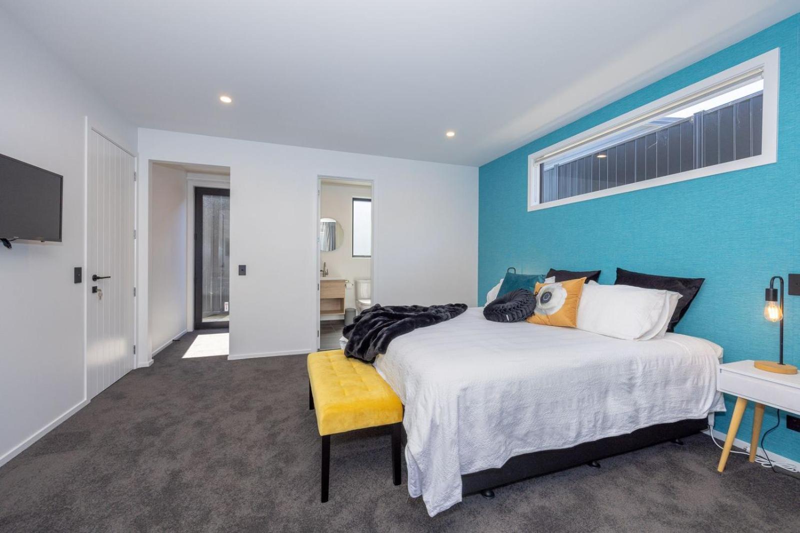 Sapphire delight - 1 bedroom private room view 4