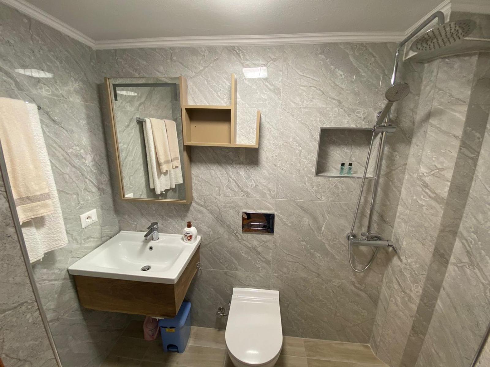 Lakeview B & B Pogradec photo 3