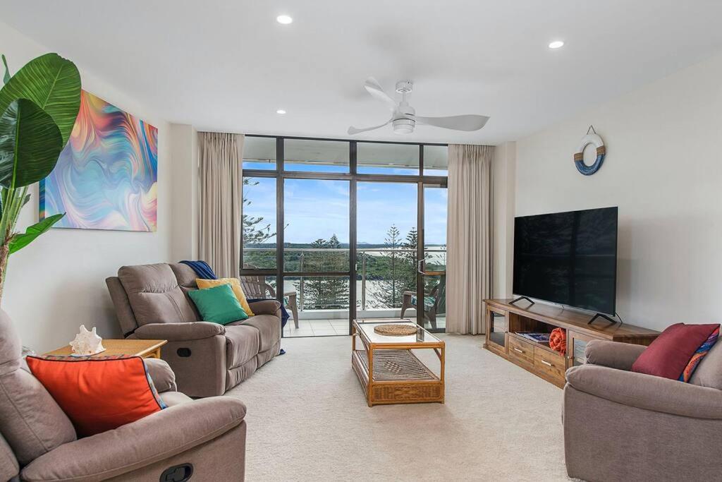 Tasman Towers Penthouse Apt 21