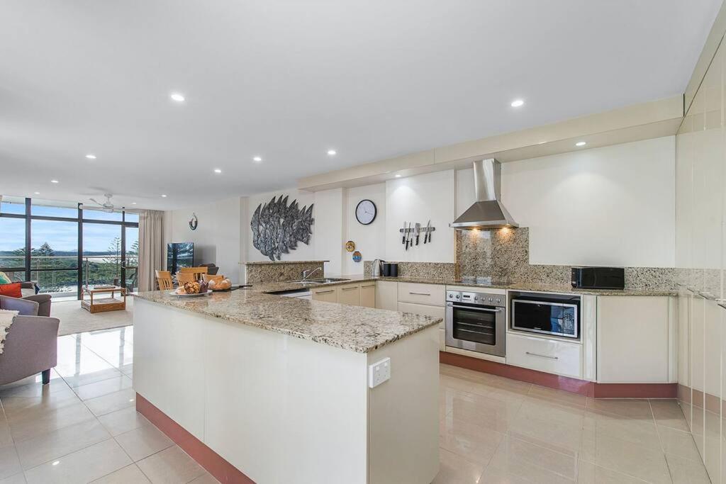 Tasman Towers Penthouse Apt 21