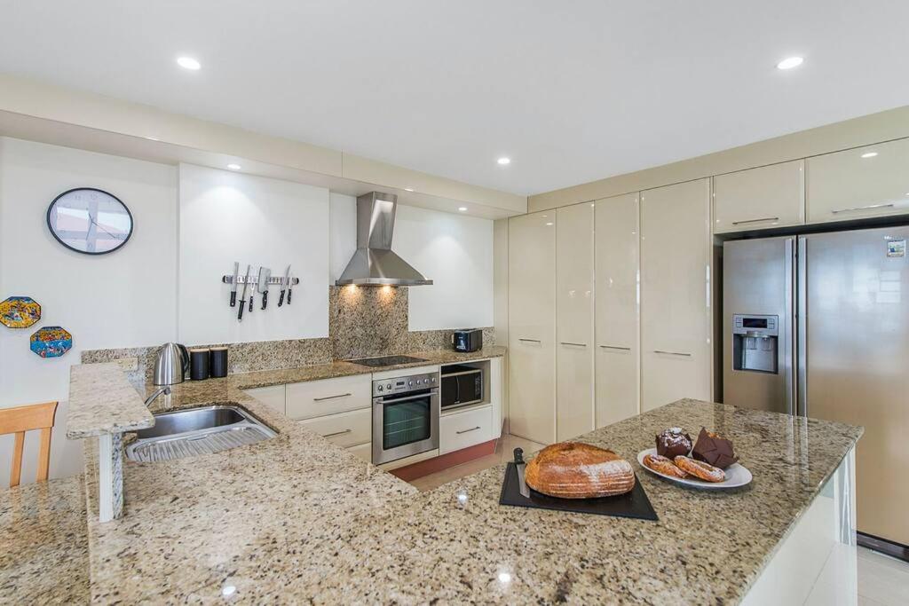 Tasman Towers Penthouse Apt 21