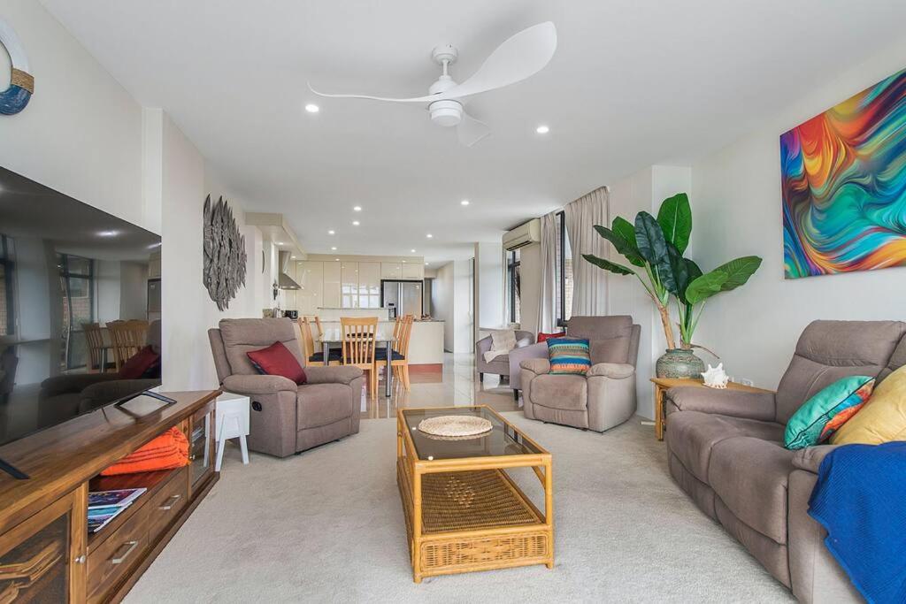 Tasman Towers Penthouse Apt 21