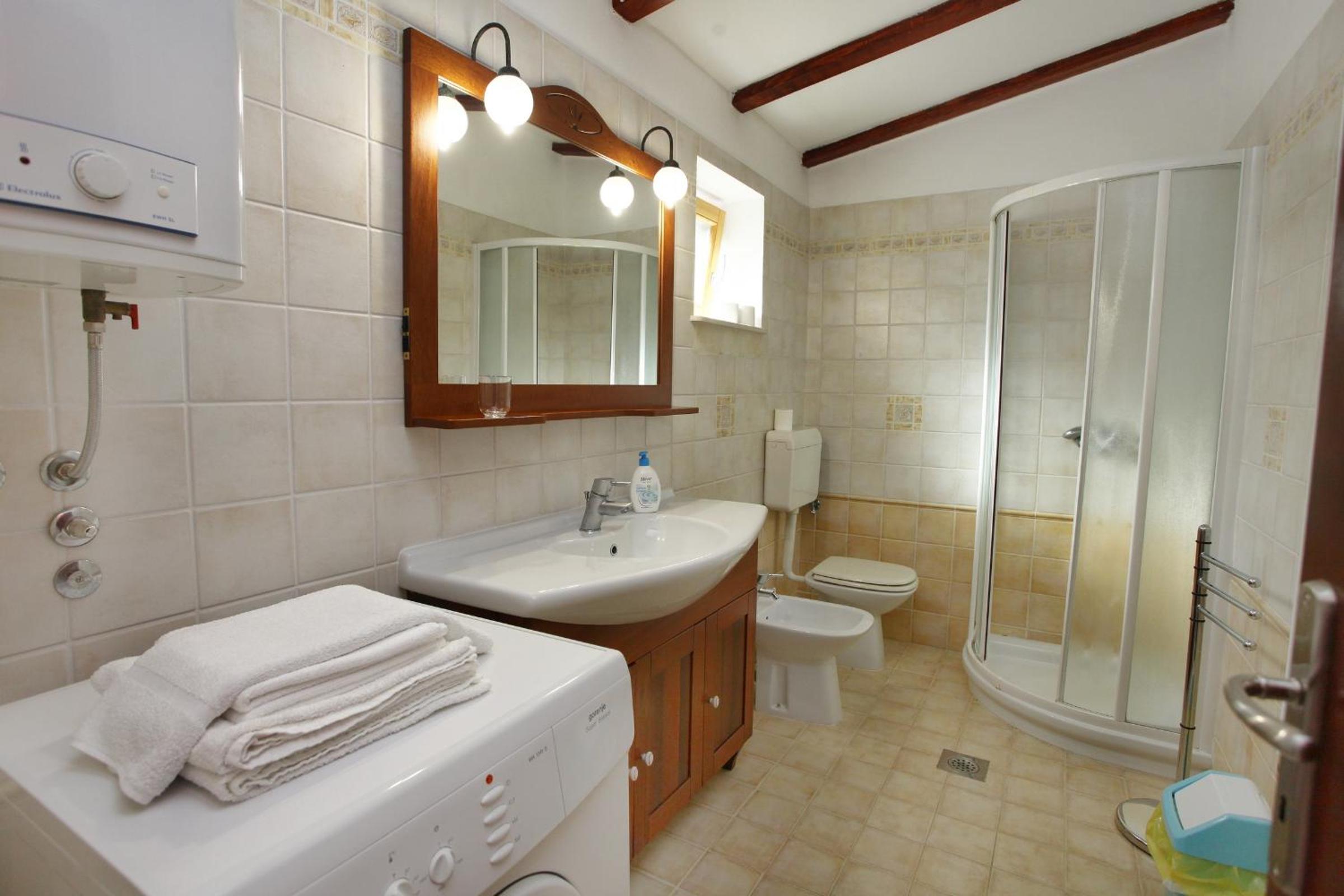 Extra Virgin Apartment view 5