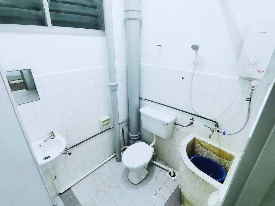 Cozy Modern 3 Bedroom Apartment in georgetown Free Wifi photo 6