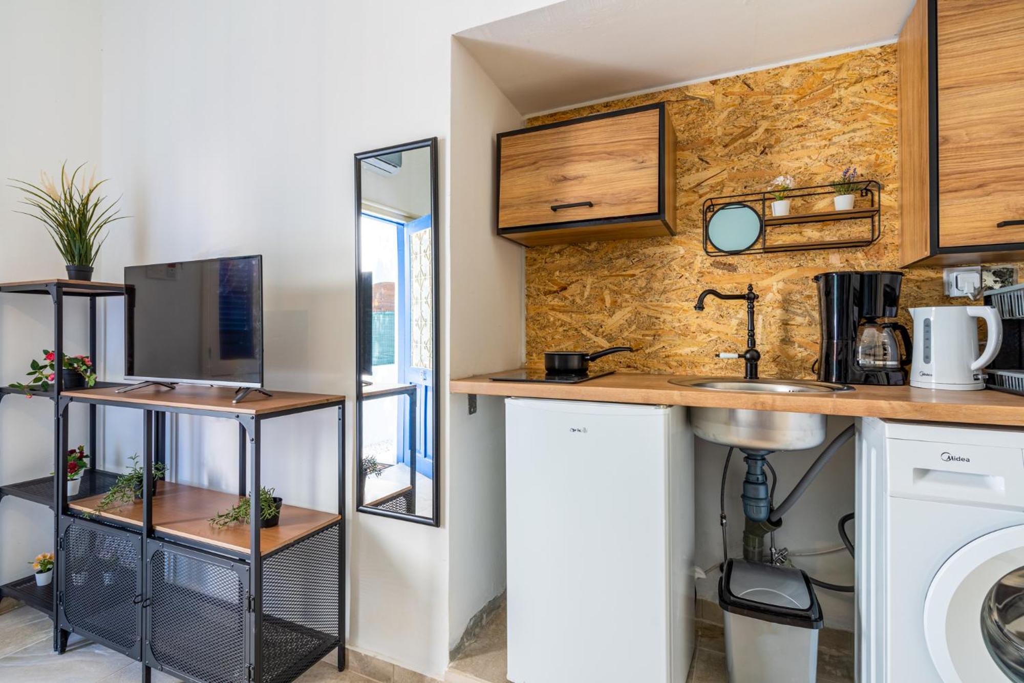 Zulu Studio in Larnaca w/ Terrace