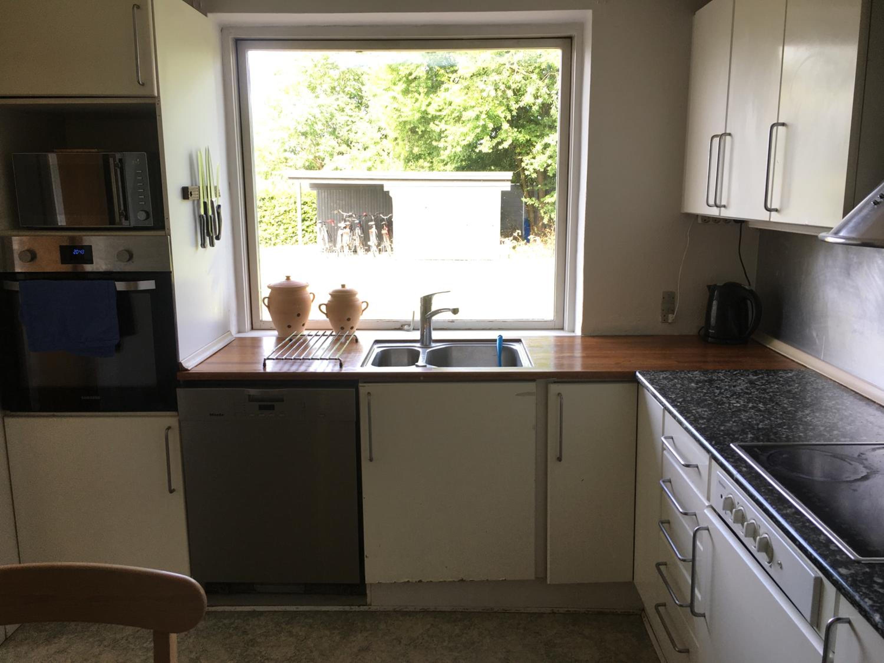 Quiet villa apartment close to everything