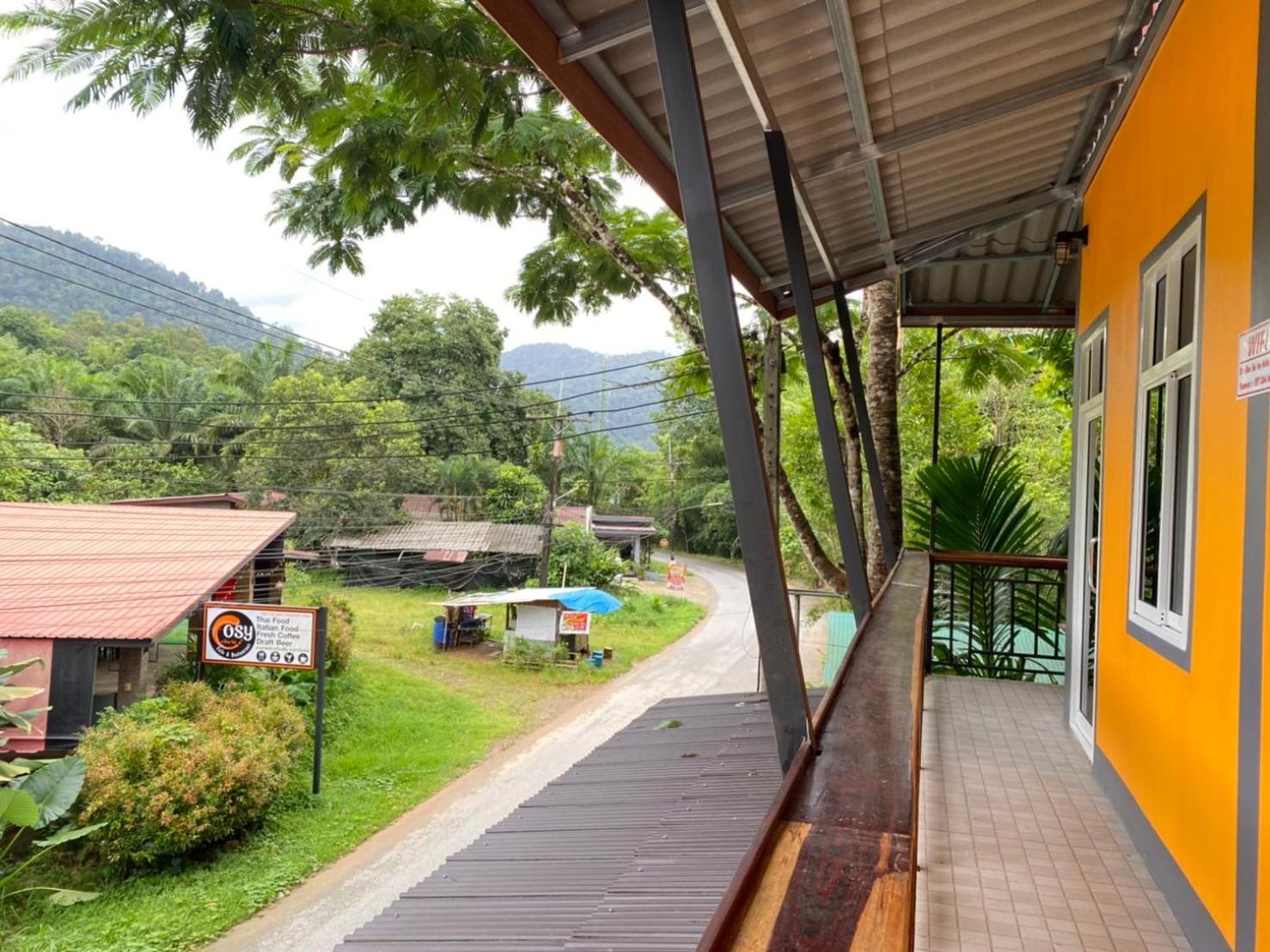 Khao Sok Inn Hostel