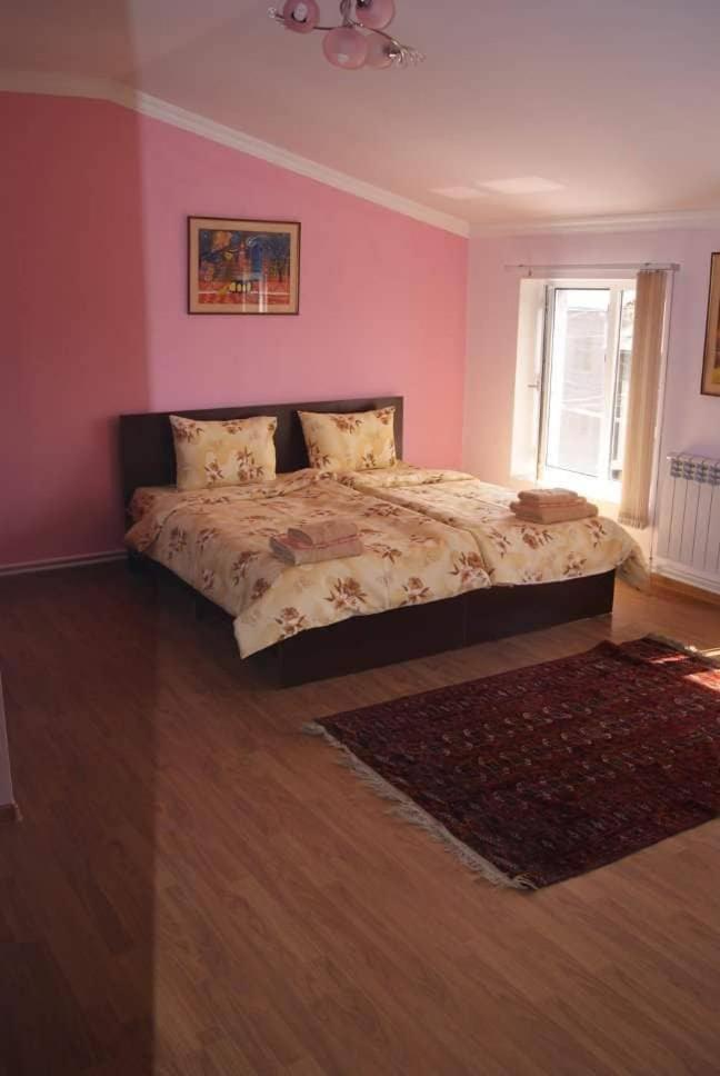 BONJOUR HOUSE