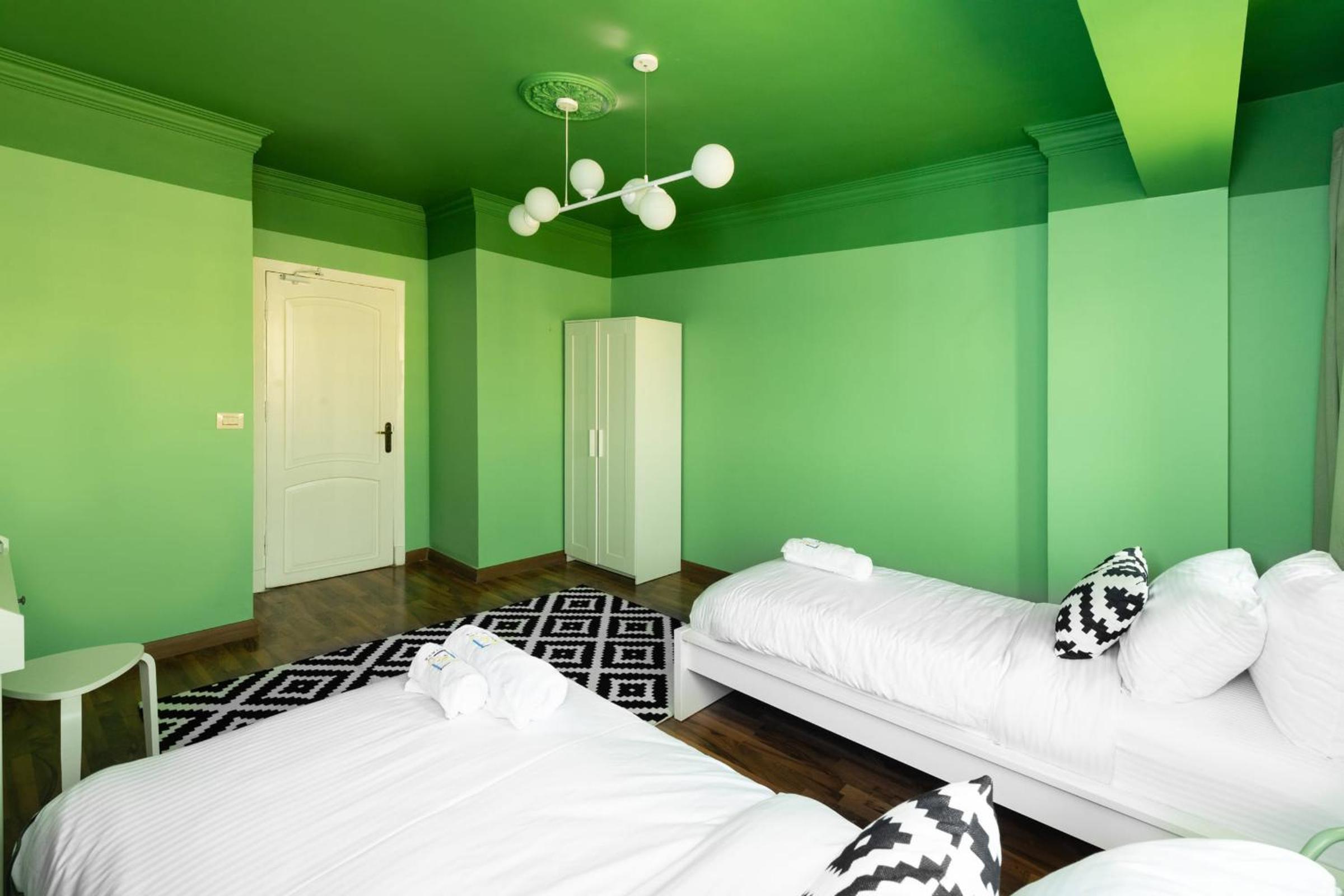 Distinct & Decent 2 BDR Apt Steps From Nightlife and Airport