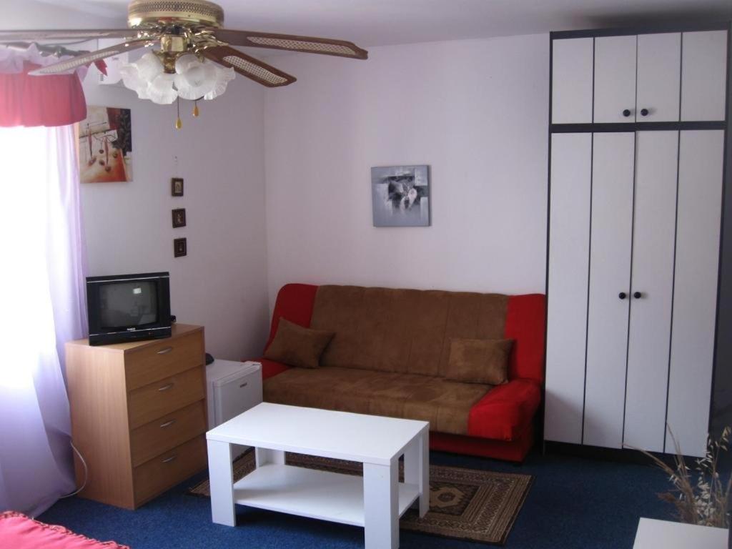 Photo 52