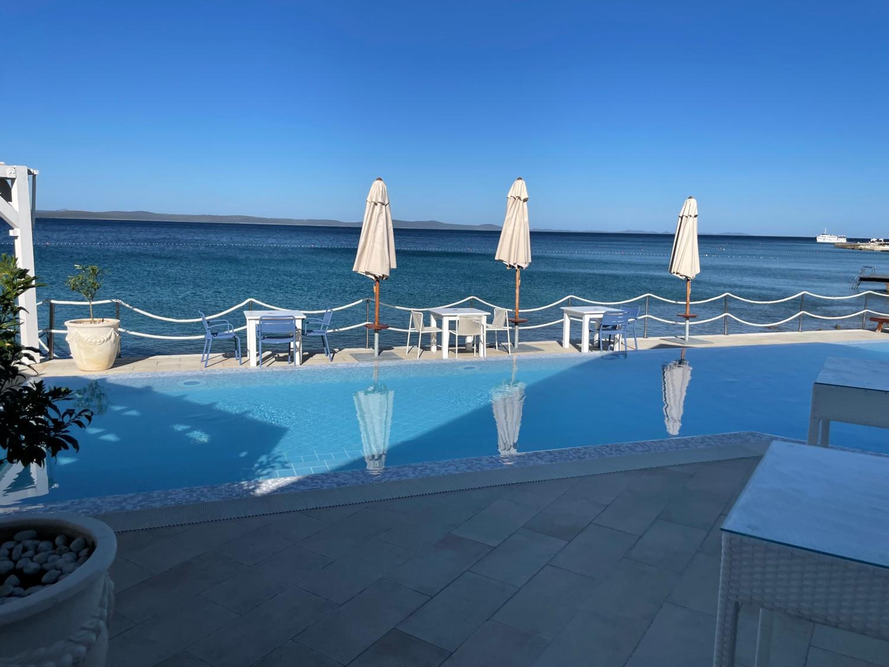 Luxury two-floor apartment in Petrčane with garden and pool view 4