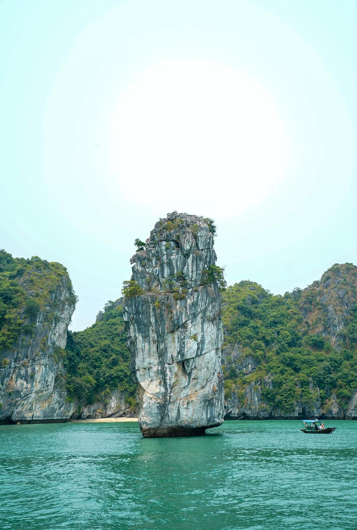 Halong Fantasea Cruise view 3