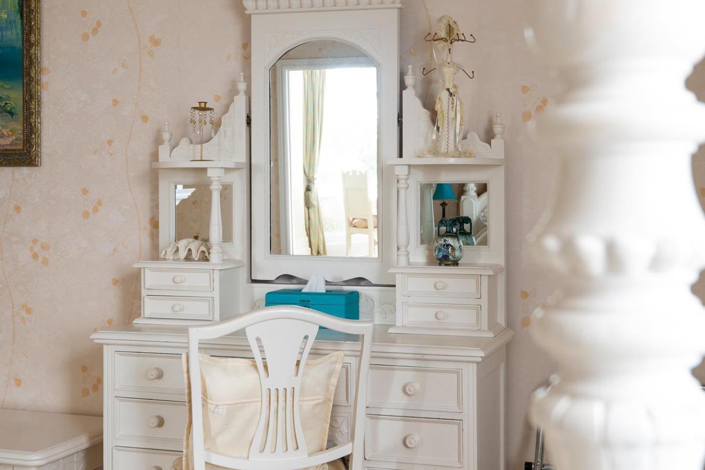 Enchanted Manor — photo 10
