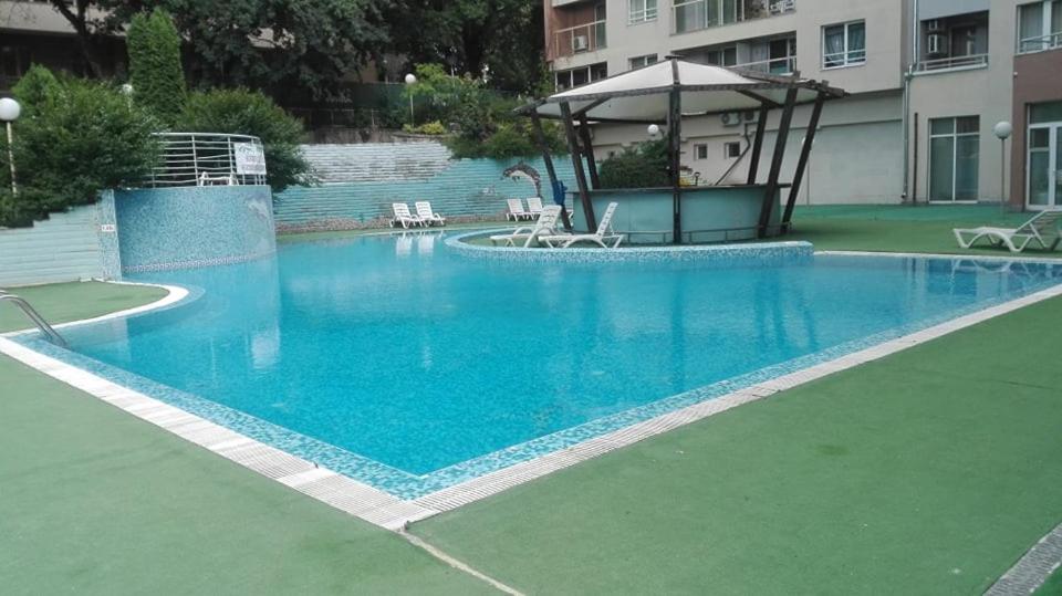 1 room in Nikea Park apartaments view 5