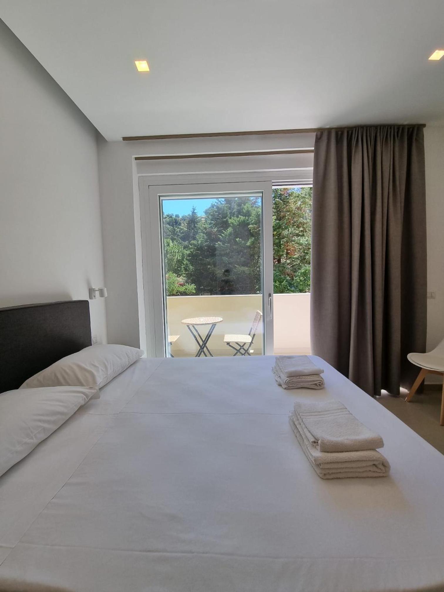 Marea Retreat Rooms