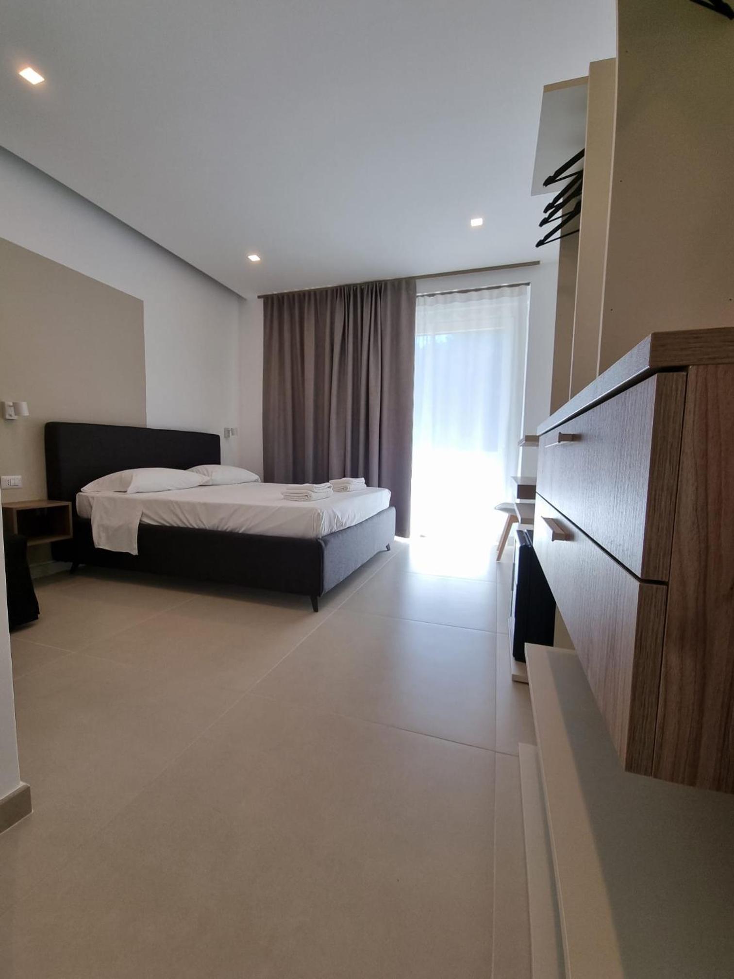 Marea Retreat Rooms