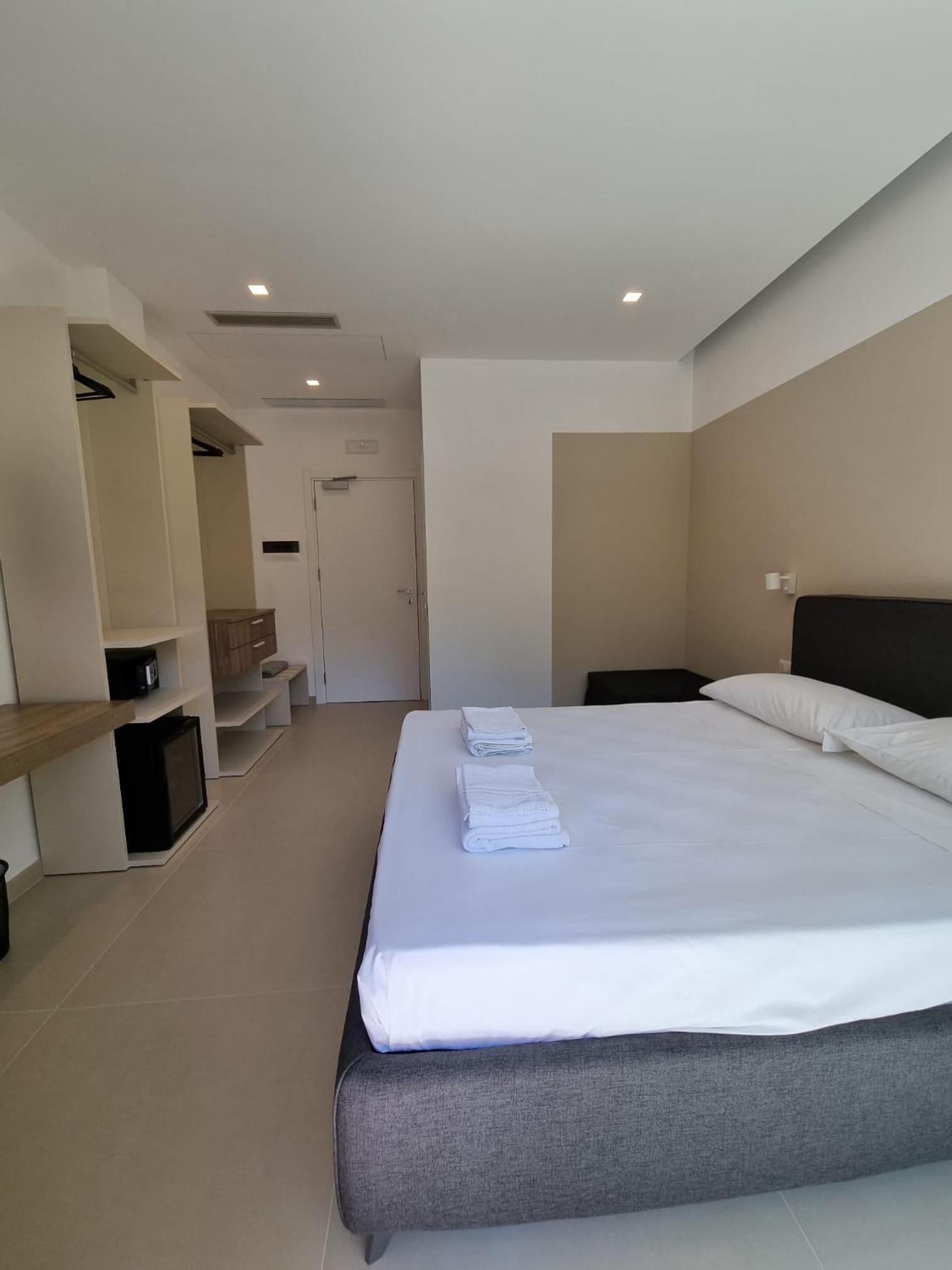 Marea Retreat Rooms