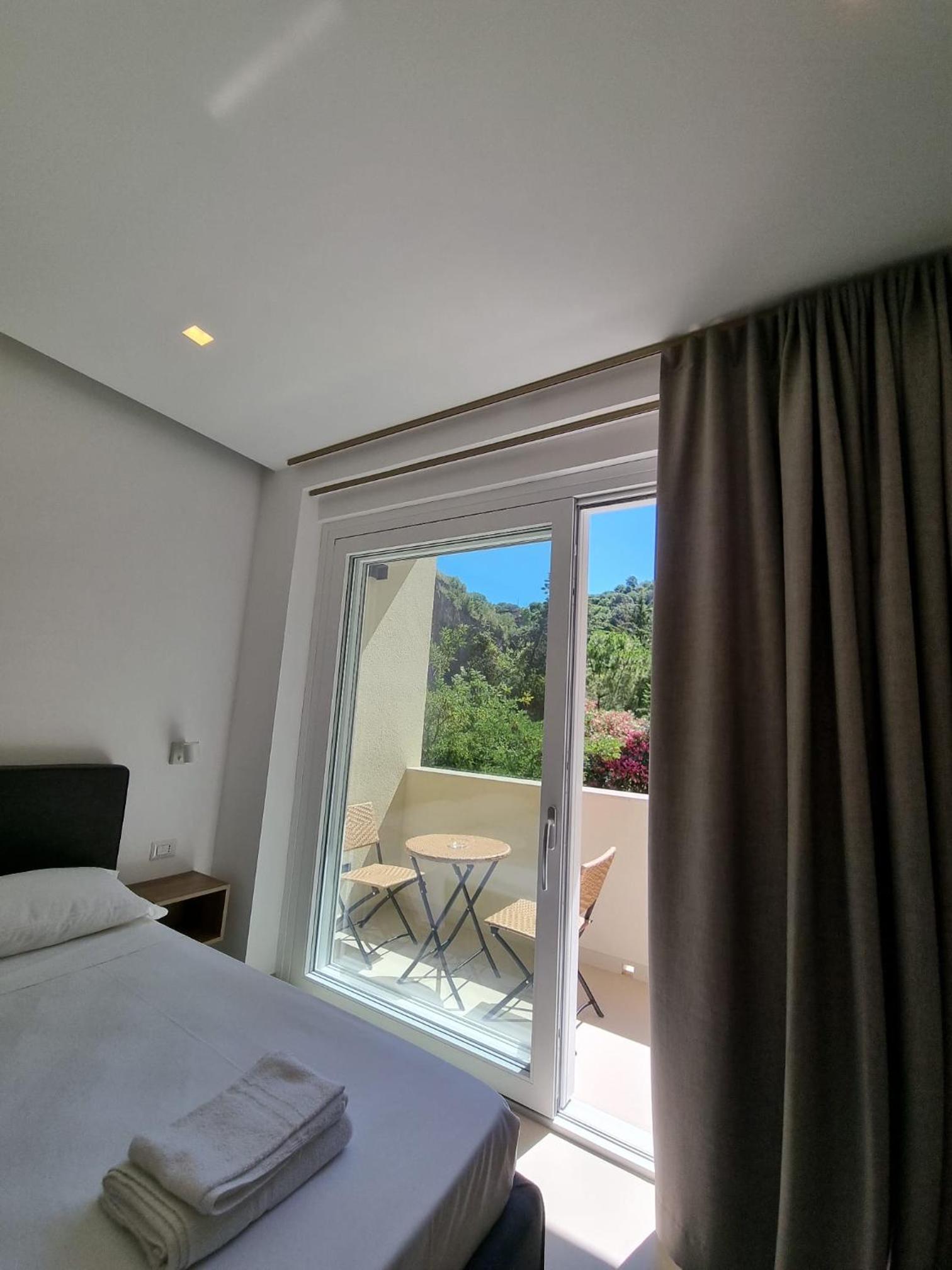 Marea Retreat Rooms