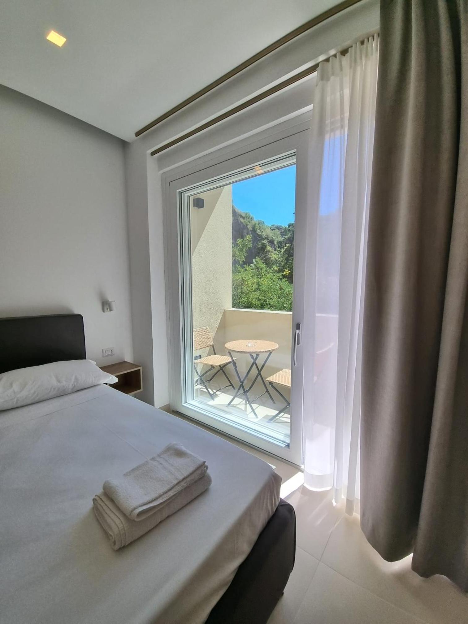 Marea Retreat Rooms