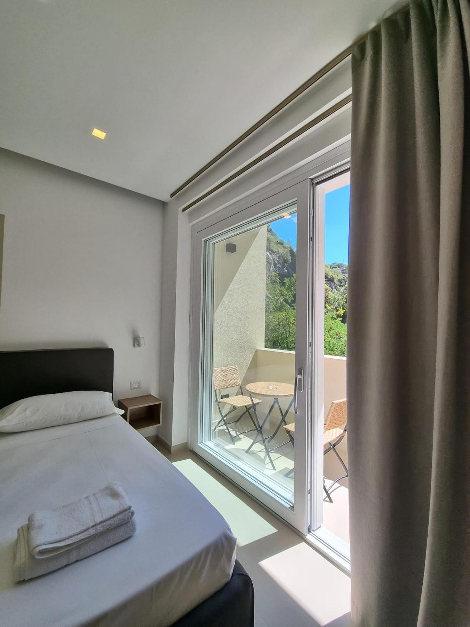 Marea Retreat Rooms