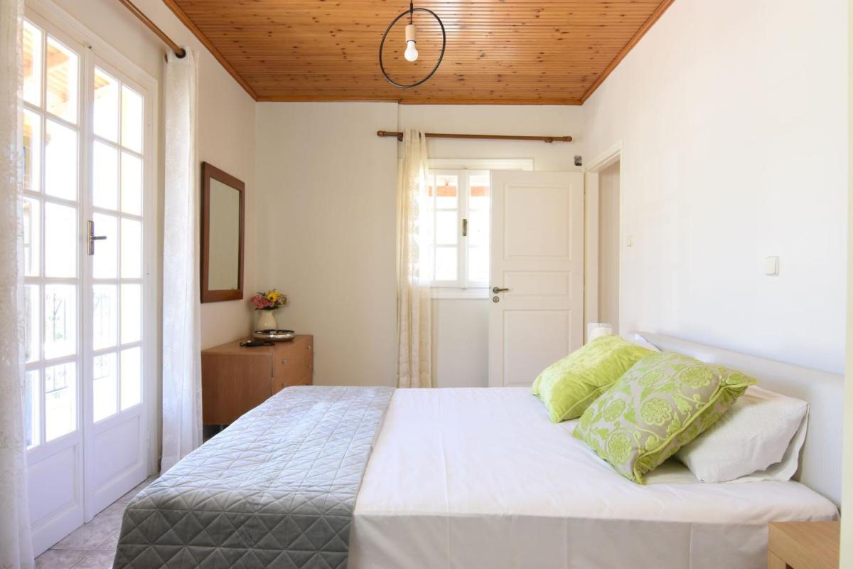 The Yellow Art Home photo 3