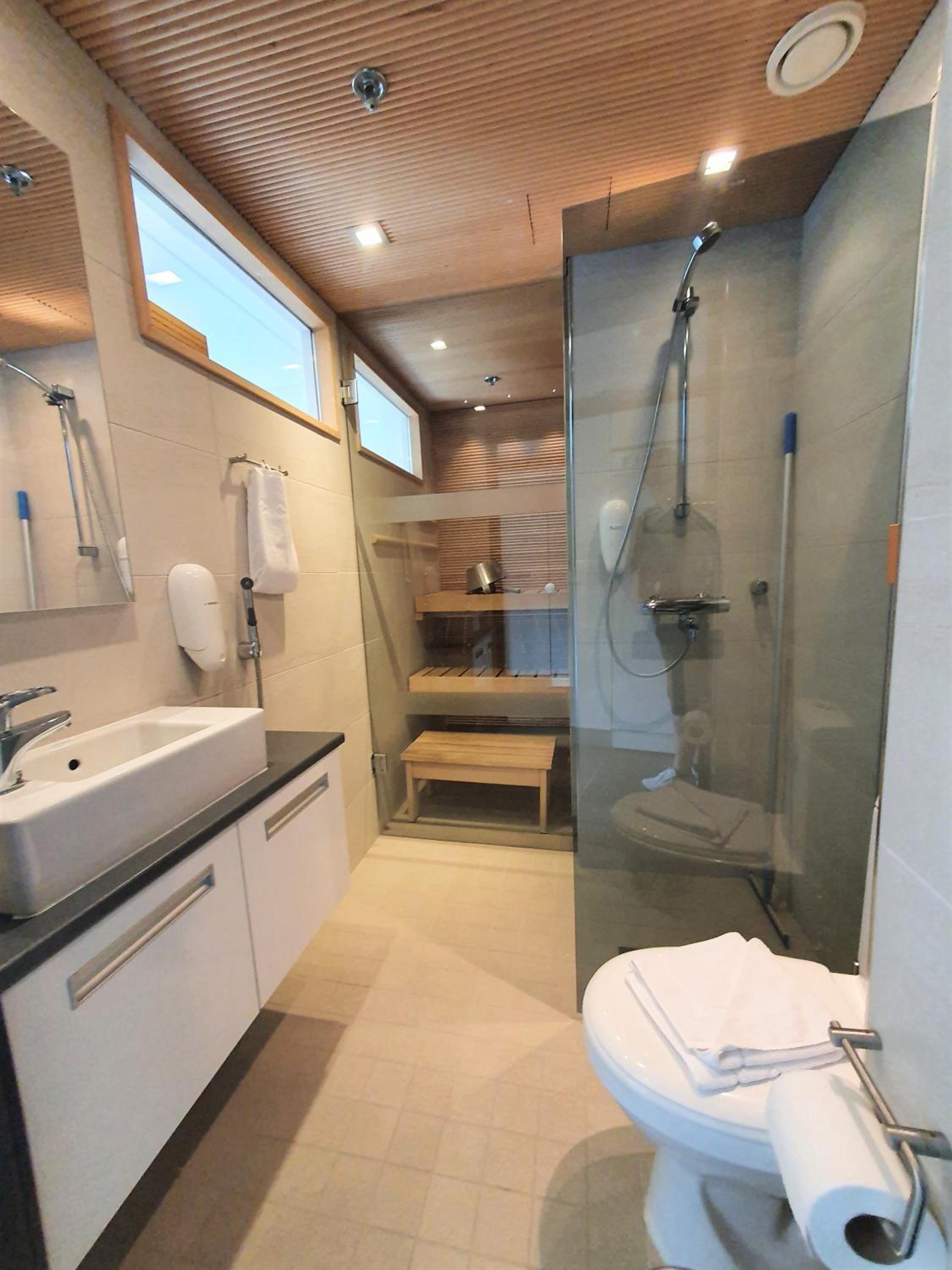 Levi Suites Levi Gold