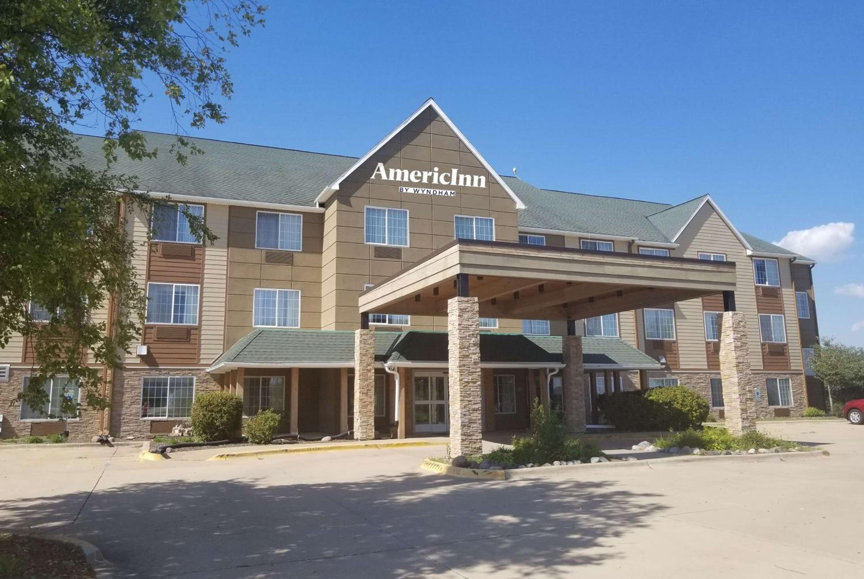 Galesburg Vacations - AmericInn by Wyndham, Galesburg, IL - Property Image 1