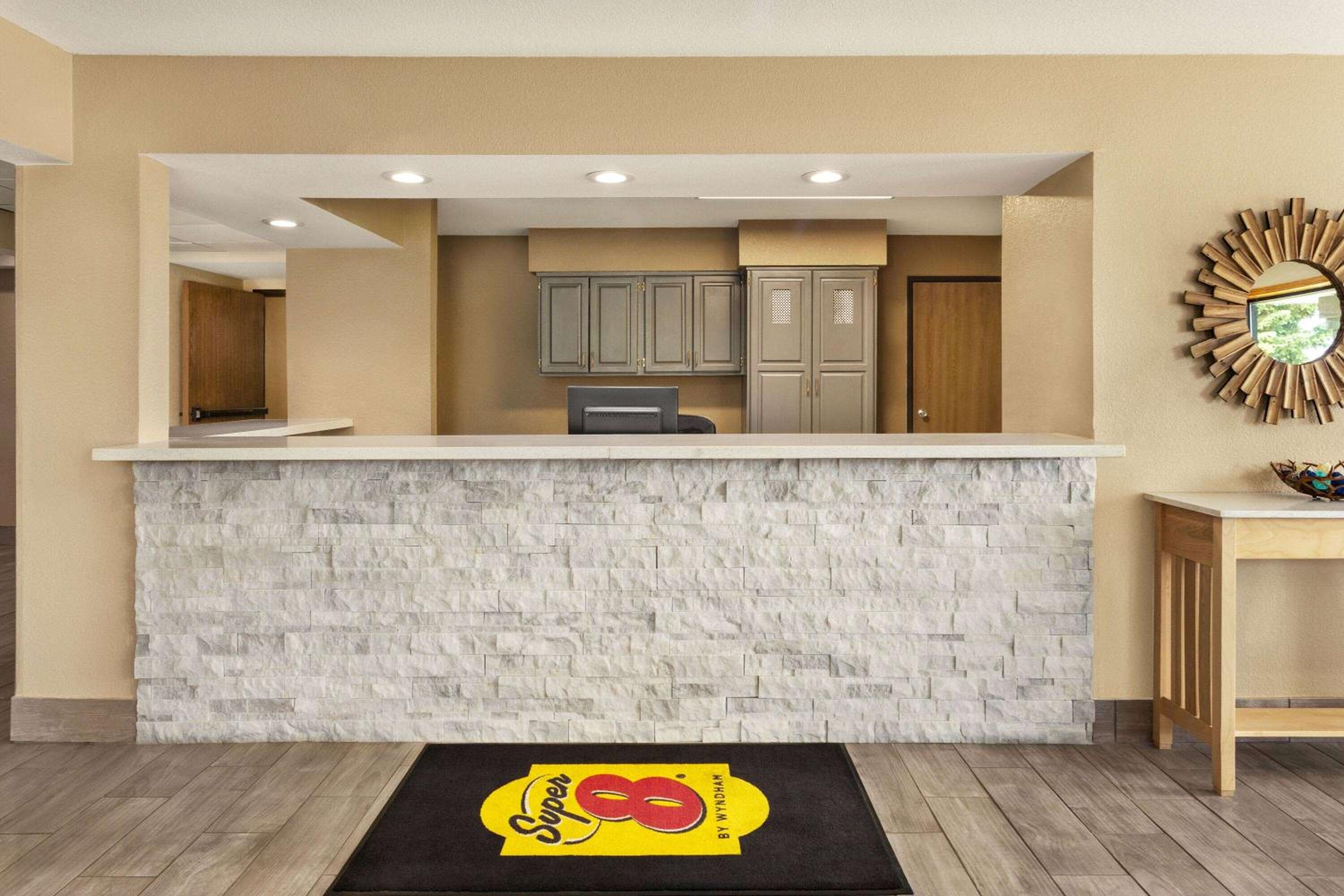 Super 8 by Wyndham Ankeny/Des Moines Area view 3