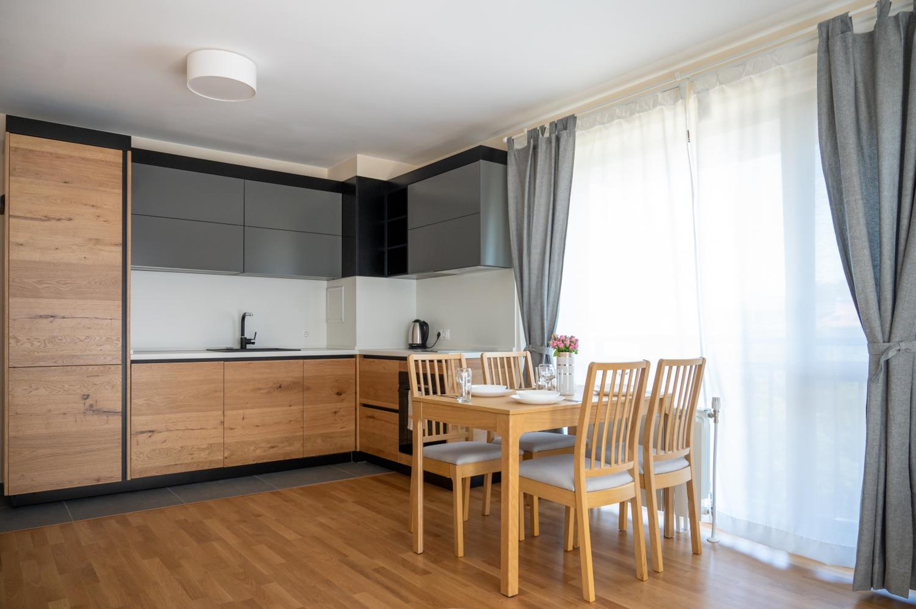 Modern and Spacious apartments in the City Centre view 4