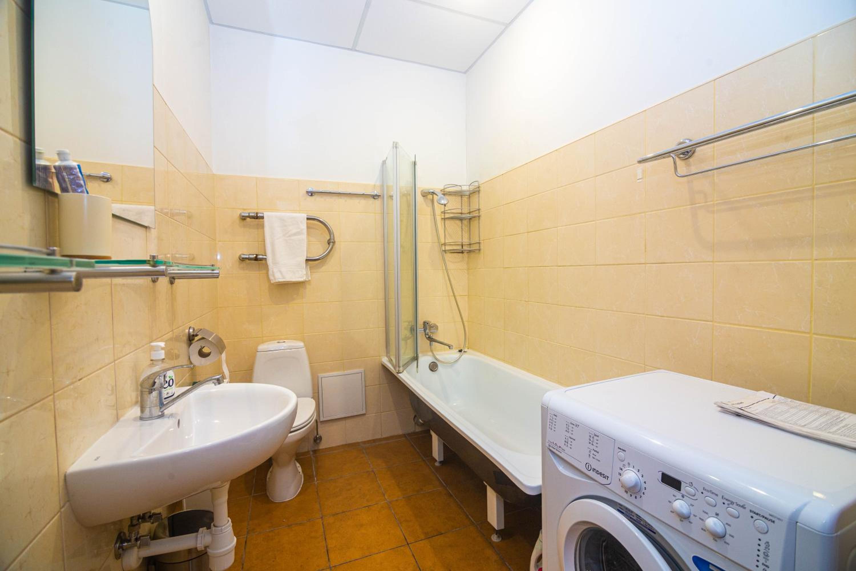 Cozy three-room flat in the very center of Riga view 3