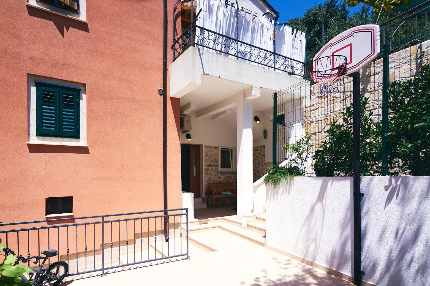 APARTMENT ORIJA view 2