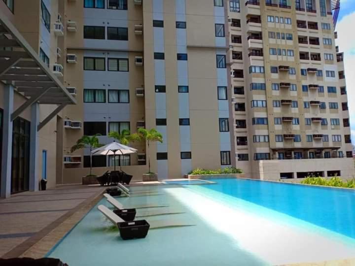 Free WI-FI and Pool Persimmon Condominium view 4