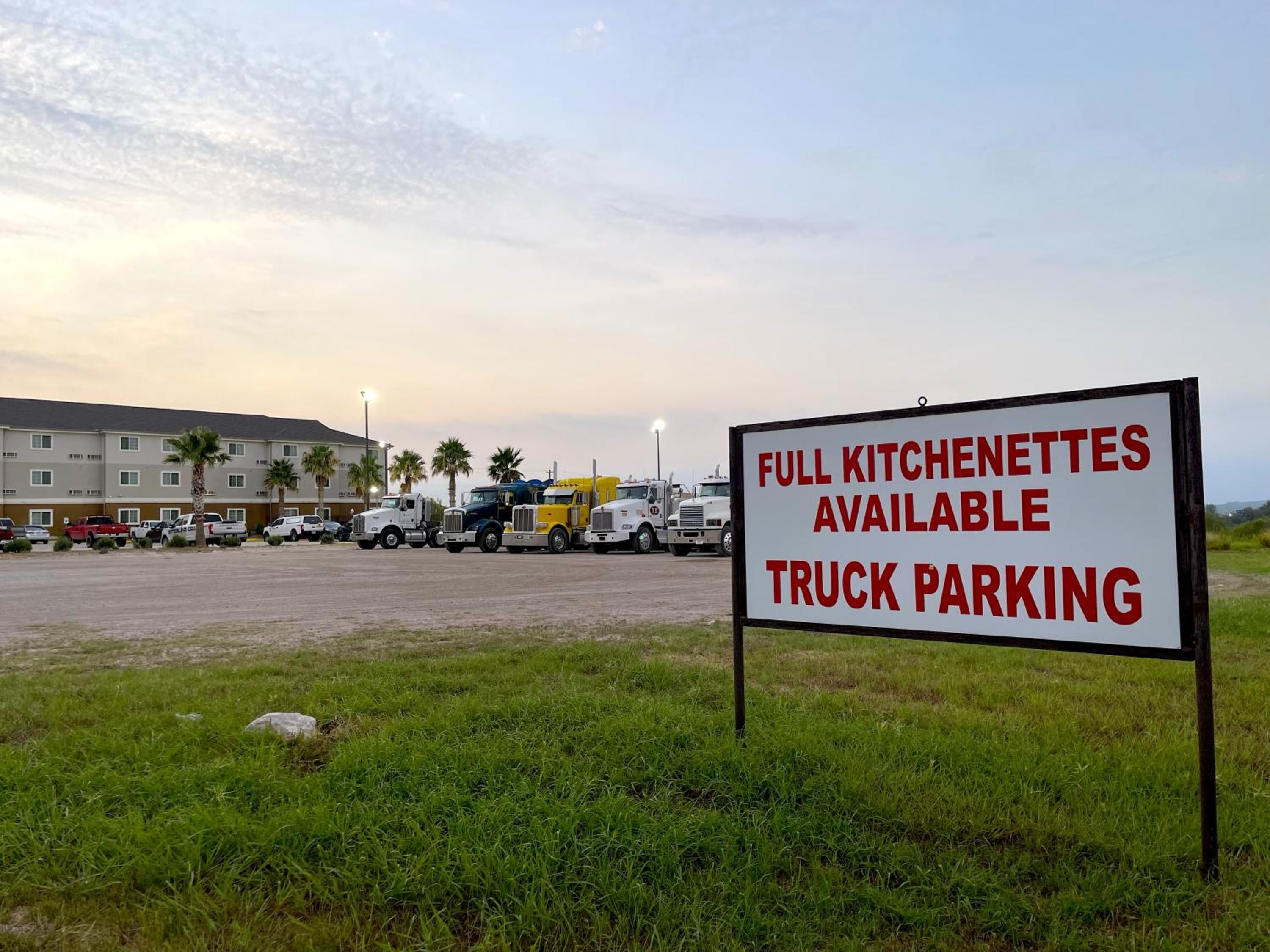 Super 8 by Wyndham Kenedy - Property Image 43