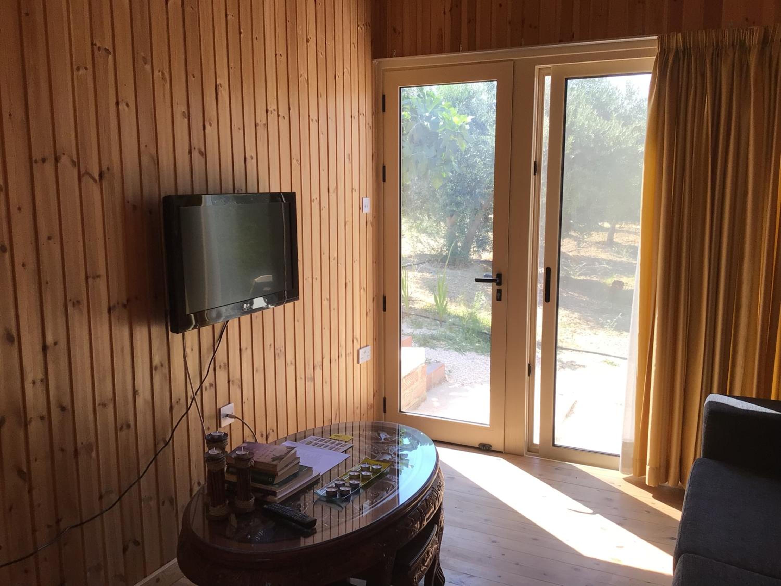 Pervolaris Cottages 1
