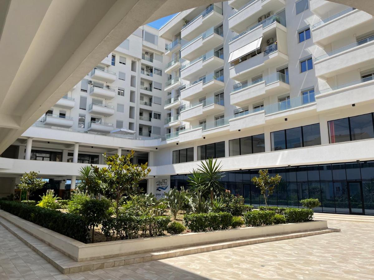 Modern One Bedroom Apartment Saranda Terraces photo 3