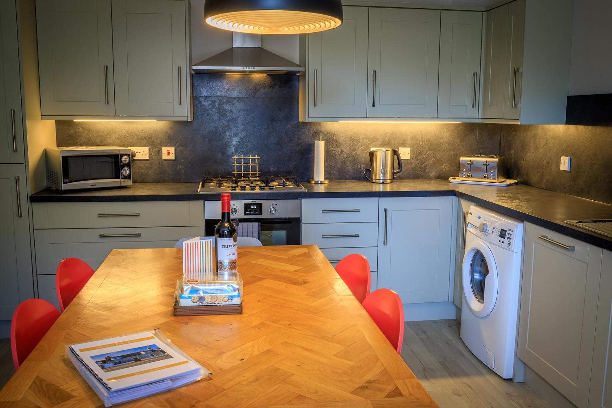 Cosy Cottage in Fishertown, Nairn - Free Parking & Pets welcome view 5