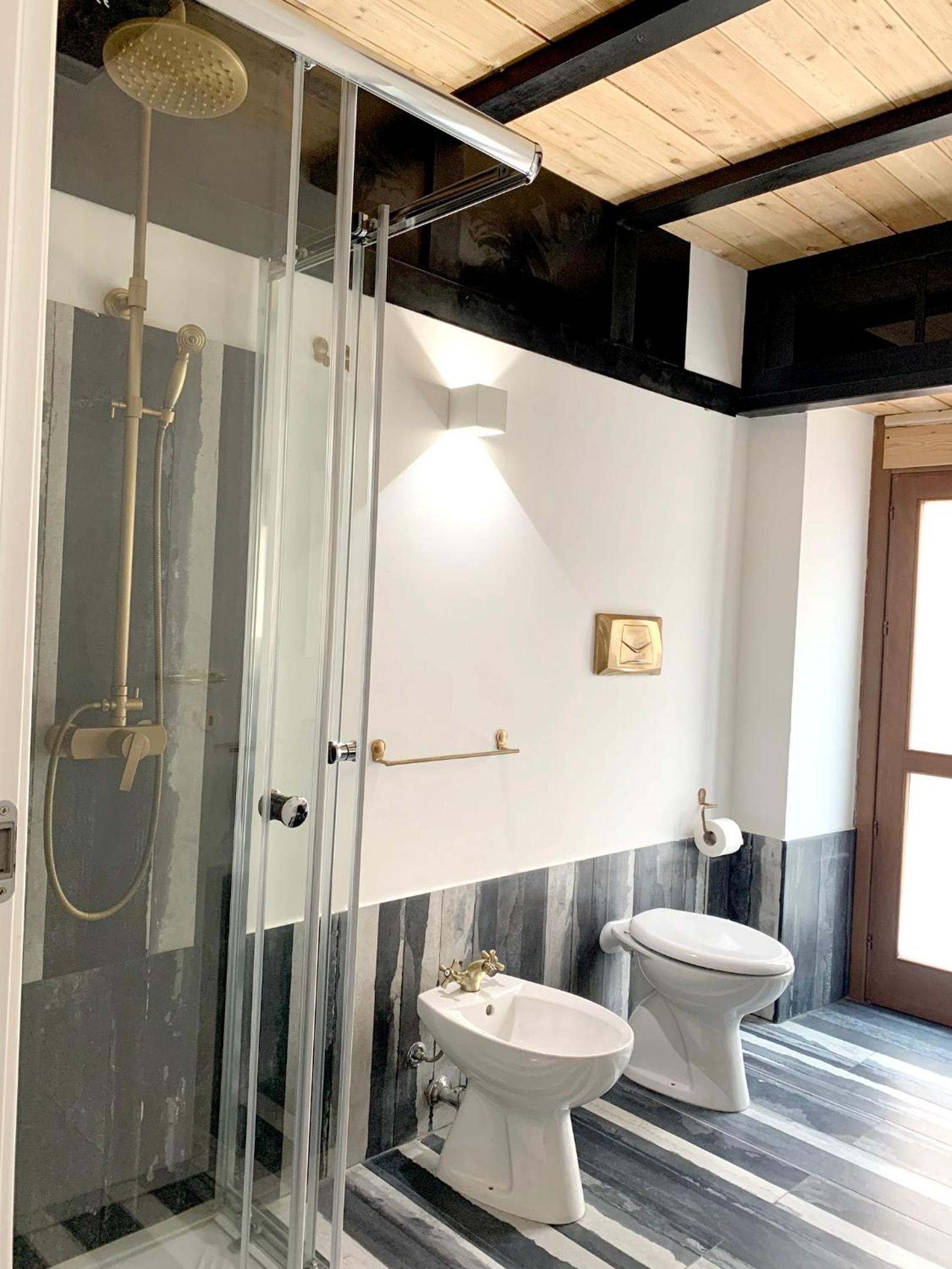 Charming Studio in Cagliari 60 sqm Sea View view 4
